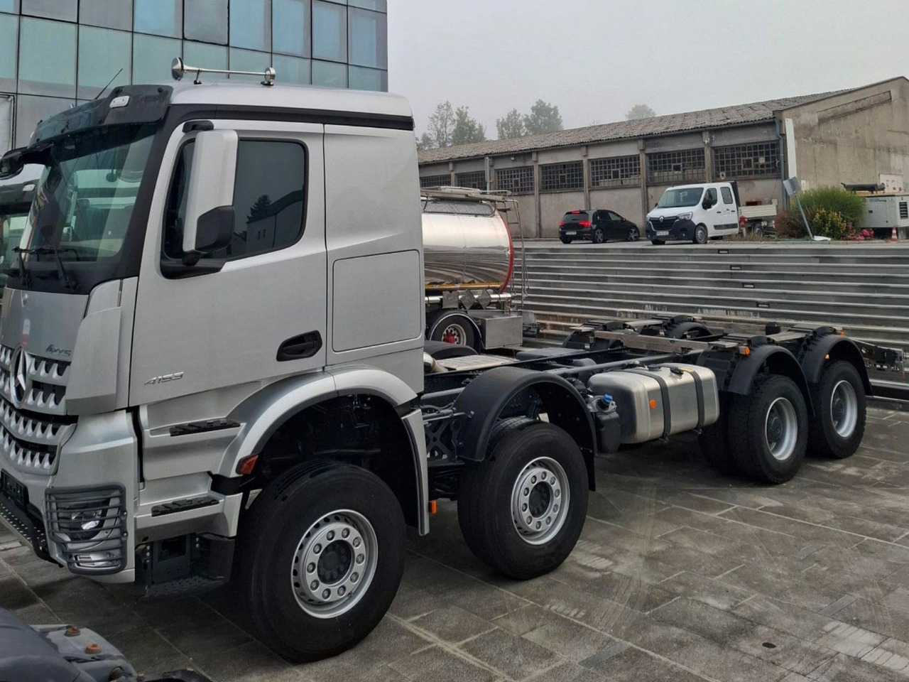 Mercedes-Benz Arocs 4153 8x4 Fahrgestell - الشاسيه شاحنة: صور 1 Mercedes-Benz Arocs 4153 8x4 Fahrgestell - الشاسيه شاحنة: صور 1