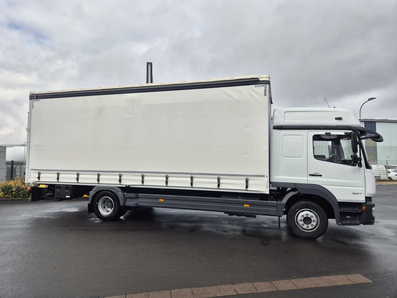 Mercedes-Benz Atego 1527 L L-Haus LBW Palfinger 1.500kg 2 Bett - شاحنة ستارة: صور 4 Mercedes-Benz Atego 1527 L L-Haus LBW Palfinger 1.500kg 2 Bett - شاحنة ستارة: صور 4