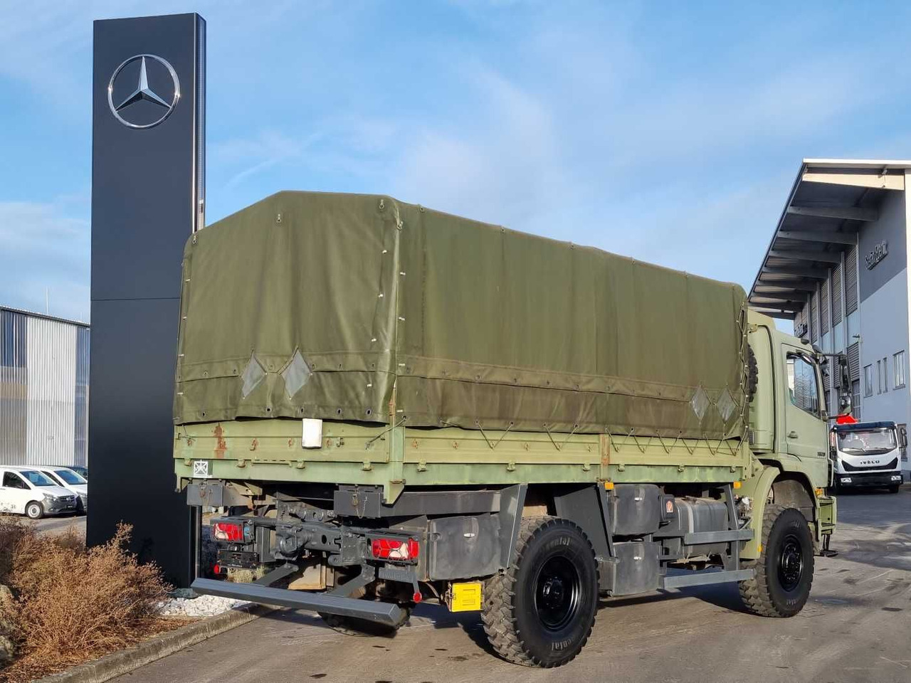 Mercedes-Benz Axor 1829 A 4x4 Pritsche/Plane 10 Stück إيجار Mercedes-Benz Axor 1829 A 4x4 Pritsche/Plane 10 Stück: صور 10