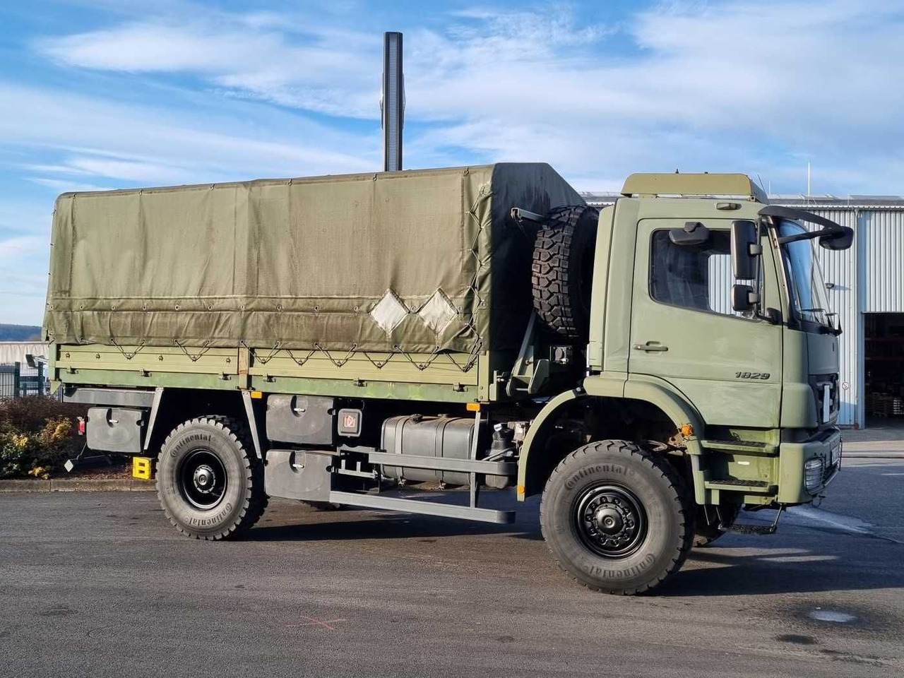Mercedes-Benz Axor 1829 A 4x4 Pritsche/Plane 10 Stück - شاحنات مسطحة: صور 4 Mercedes-Benz Axor 1829 A 4x4 Pritsche/Plane 10 Stück - شاحنات مسطحة: صور 4