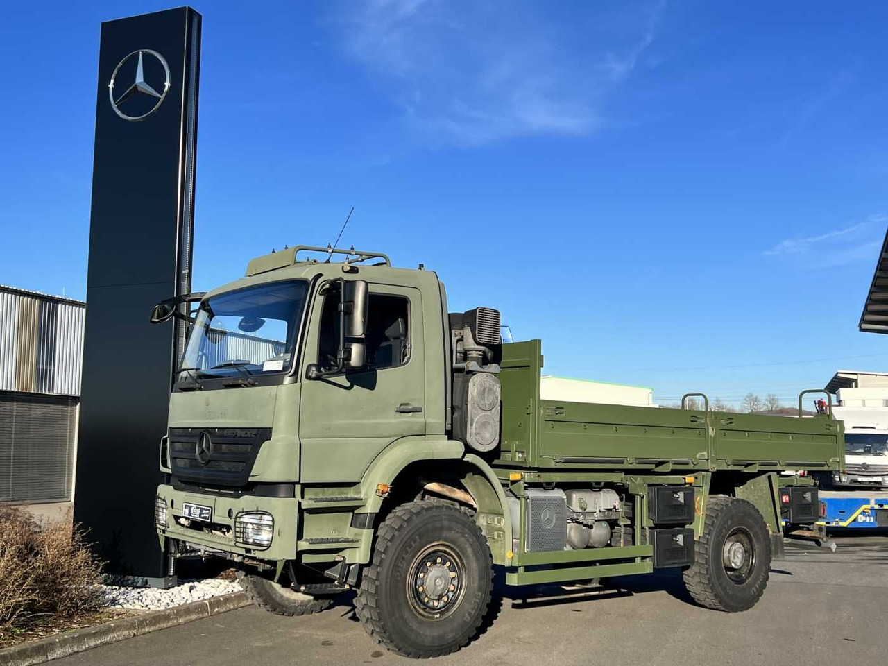 Mercedes-Benz Axor 1829 A 4x4 Pritsche - شاحنات مسطحة: صور 1 Mercedes-Benz Axor 1829 A 4x4 Pritsche - شاحنات مسطحة: صور 1