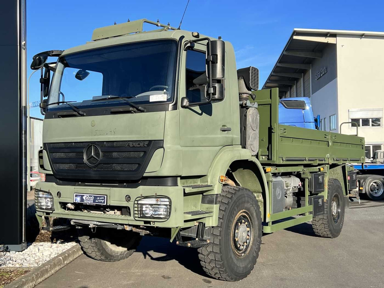 Mercedes-Benz Axor 1829 A 4x4 Pritsche - شاحنات مسطحة: صور 2 Mercedes-Benz Axor 1829 A 4x4 Pritsche - شاحنات مسطحة: صور 2