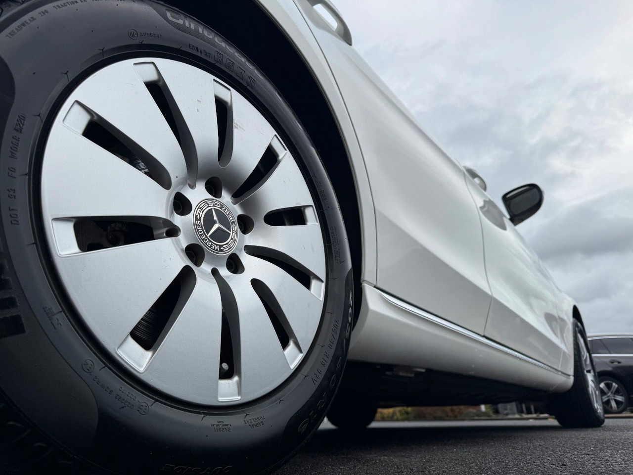 Mercedes-Benz C 180d T LED+RKamera+SHZ+DAB - سيارة ستيشن: صور 5 Mercedes-Benz C 180d T LED+RKamera+SHZ+DAB - سيارة ستيشن: صور 5