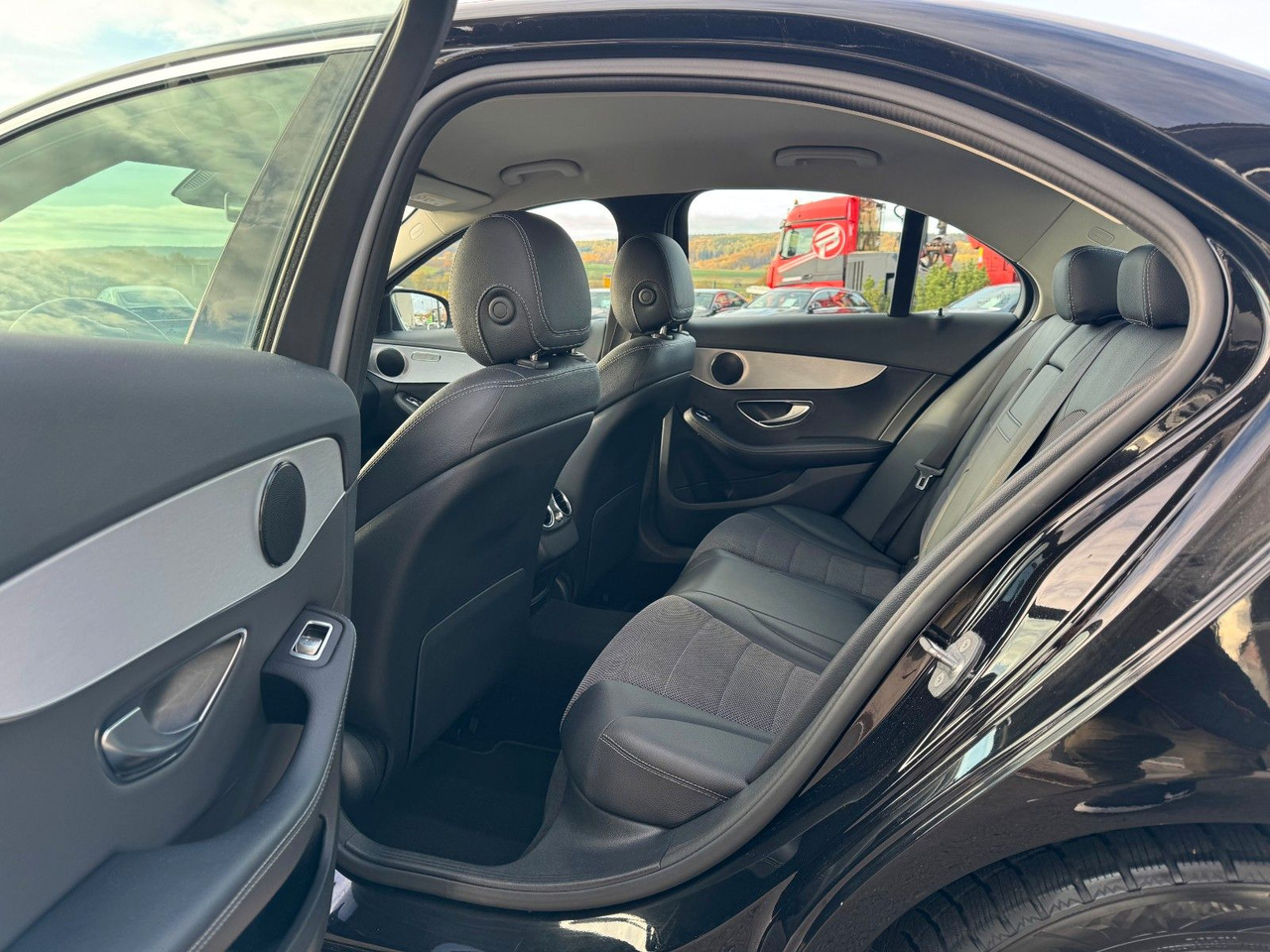 سيدان Mercedes-Benz C 200 C Limousine+Avantgarde+AHK+RFK+TotW: صور 11