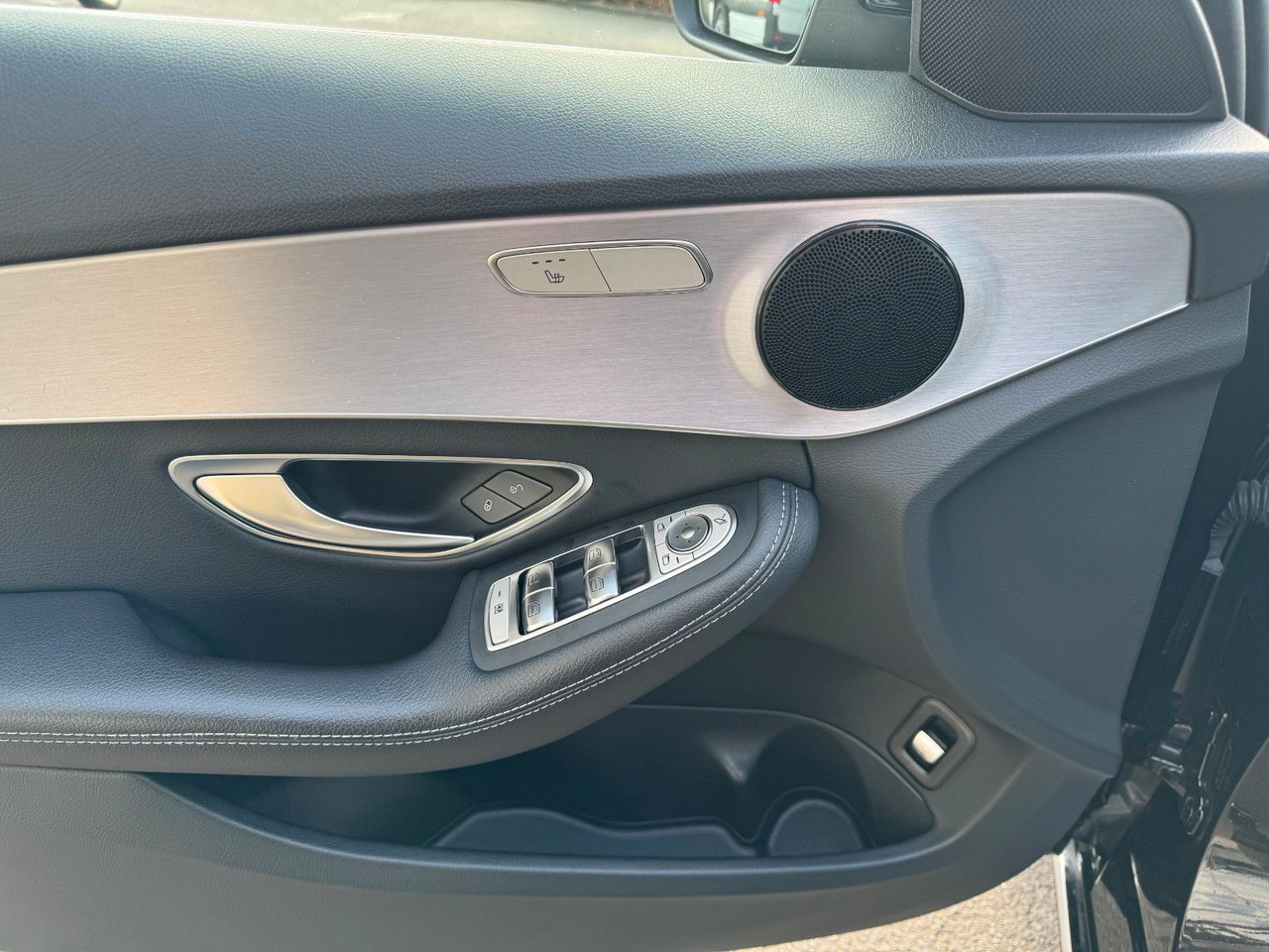 سيدان Mercedes-Benz C 200 C Limousine+Avantgarde+AHK+RFK+TotW: صور 13