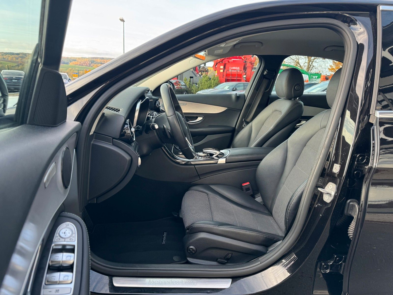 سيدان Mercedes-Benz C 200 C Limousine+Avantgarde+AHK+RFK+TotW: صور 12