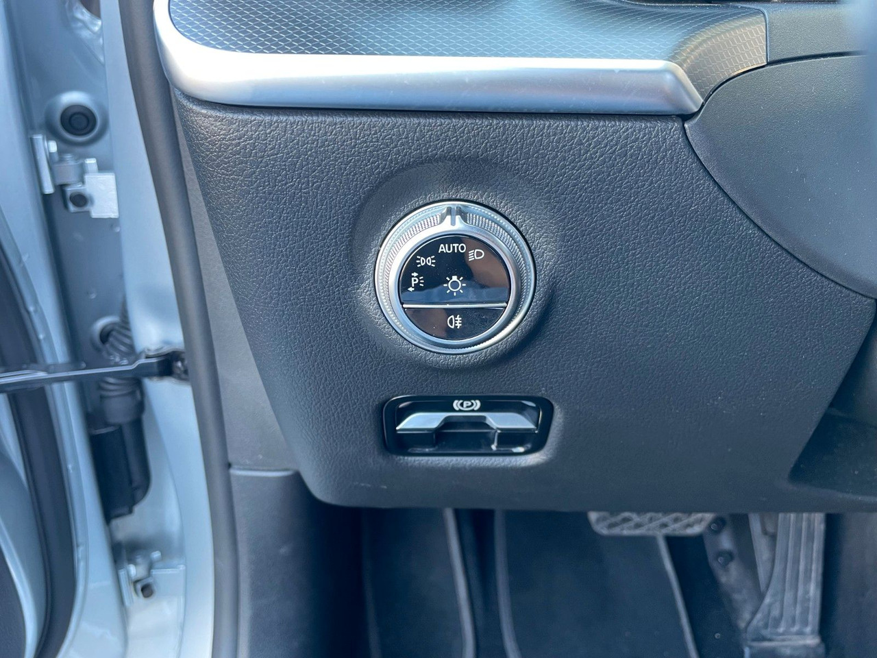 سيدان Mercedes-Benz C 220 d AVANTGARDE R-Kamera+Carplay+TotW+Ambient: صور 15 سيدان Mercedes-Benz C 220 d AVANTGARDE R-Kamera+Carplay+TotW+Ambient: صور 15