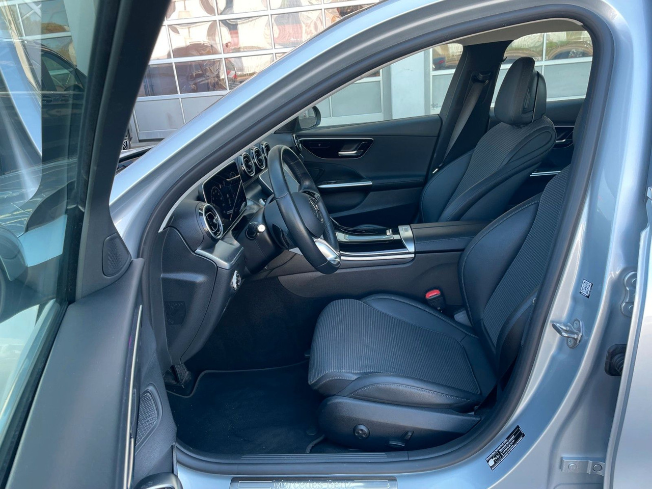 سيدان Mercedes-Benz C 220 d AVANTGARDE R-Kamera+Carplay+TotW+Ambient: صور 11 سيدان Mercedes-Benz C 220 d AVANTGARDE R-Kamera+Carplay+TotW+Ambient: صور 11