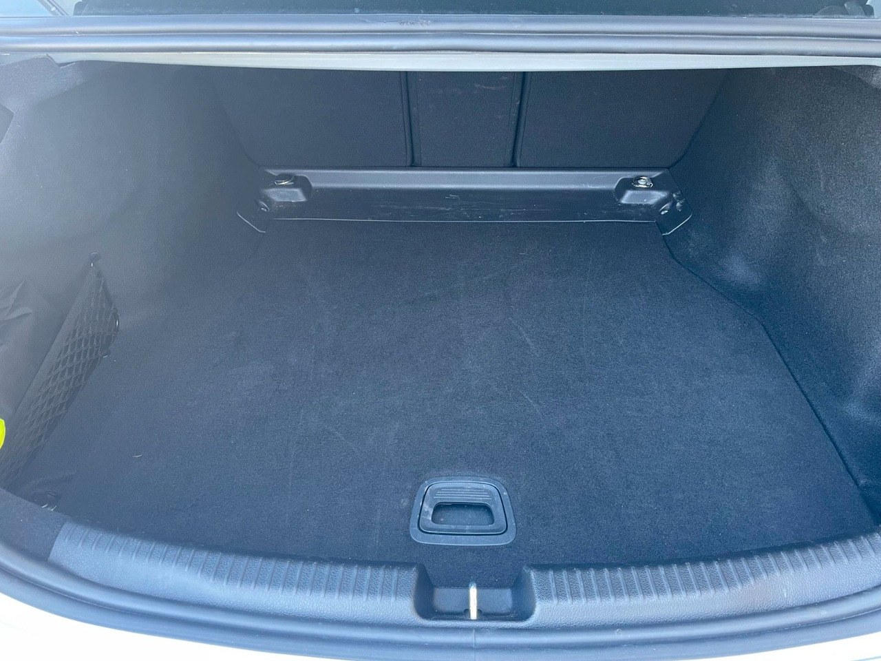 سيدان Mercedes-Benz C 220 d AVANTGARDE R-Kamera+Carplay+TotW+Ambient: صور 7 سيدان Mercedes-Benz C 220 d AVANTGARDE R-Kamera+Carplay+TotW+Ambient: صور 7