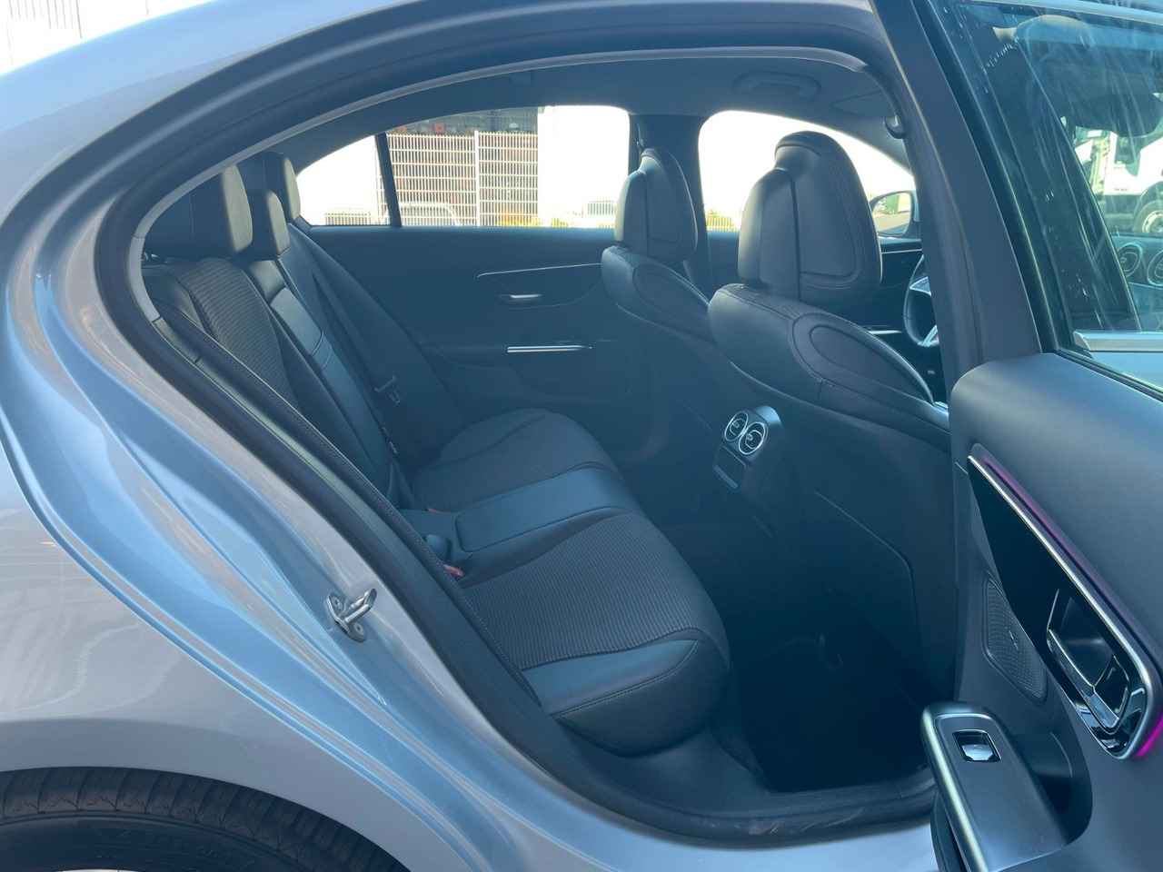 سيدان Mercedes-Benz C 220 d AVANTGARDE R-Kamera+Carplay+TotW+Ambient: صور 8 سيدان Mercedes-Benz C 220 d AVANTGARDE R-Kamera+Carplay+TotW+Ambient: صور 8