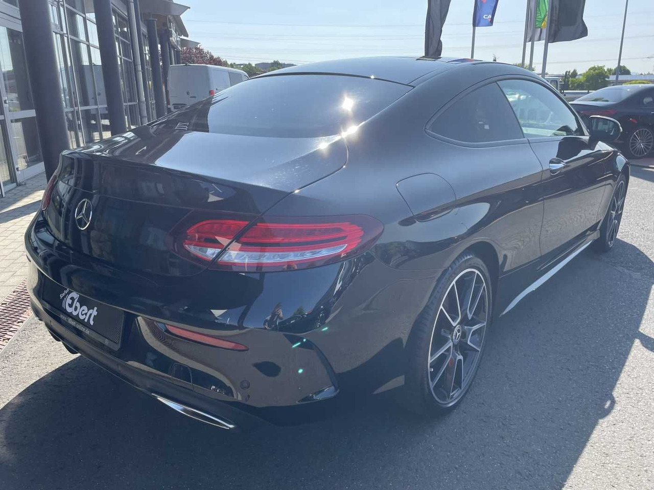 Mercedes-Benz C 400 4M Coupe AMG-Line 360°+Memory+ Pano+M.Beam - سيارة: صور 4 Mercedes-Benz C 400 4M Coupe AMG-Line 360°+Memory+ Pano+M.Beam - سيارة: صور 4