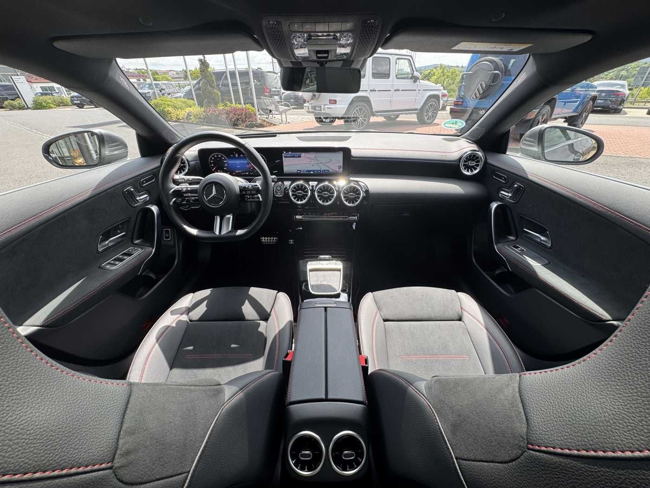 سيارة Mercedes-Benz CLA 200 AMG+Pano+MultiBeam+DistrPro+HUD+360: صور 13