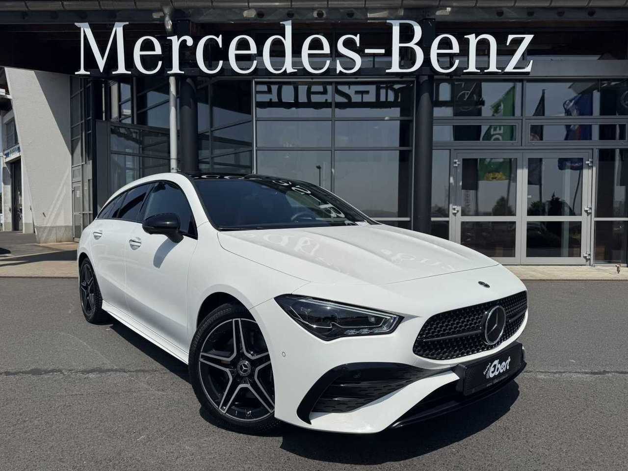 Mercedes-Benz CLA 220d Shooting Brake AMG+Pano+Distr+AHK+uvm. - سيارة: صور 1 Mercedes-Benz CLA 220d Shooting Brake AMG+Pano+Distr+AHK+uvm. - سيارة: صور 1