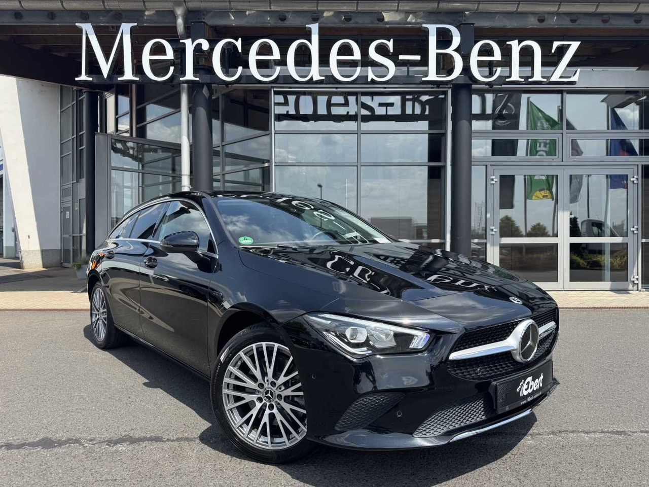Mercedes-Benz CLA 250e Shooting Brake DistrPlus+RFK+Augment+LE - سيارة: صور 1 Mercedes-Benz CLA 250e Shooting Brake DistrPlus+RFK+Augment+LE - سيارة: صور 1