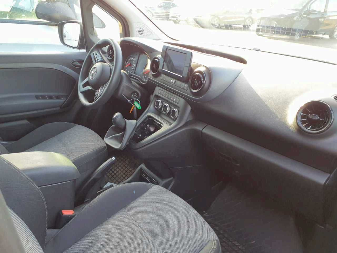 Mercedes-Benz Citan 113 Tourer Klimaautomatik AK Kamera MBUX - ميكروباص: صور 4 Mercedes-Benz Citan 113 Tourer Klimaautomatik AK Kamera MBUX - ميكروباص: صور 4