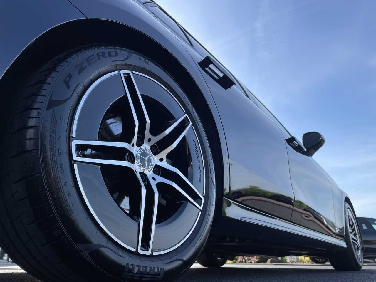 Mercedes-Benz E 220 d T AMG-Line AHK+Distr+R-Kamera +Ambiente+ - سيارة: صور 5 Mercedes-Benz E 220 d T AMG-Line AHK+Distr+R-Kamera +Ambiente+ - سيارة: صور 5