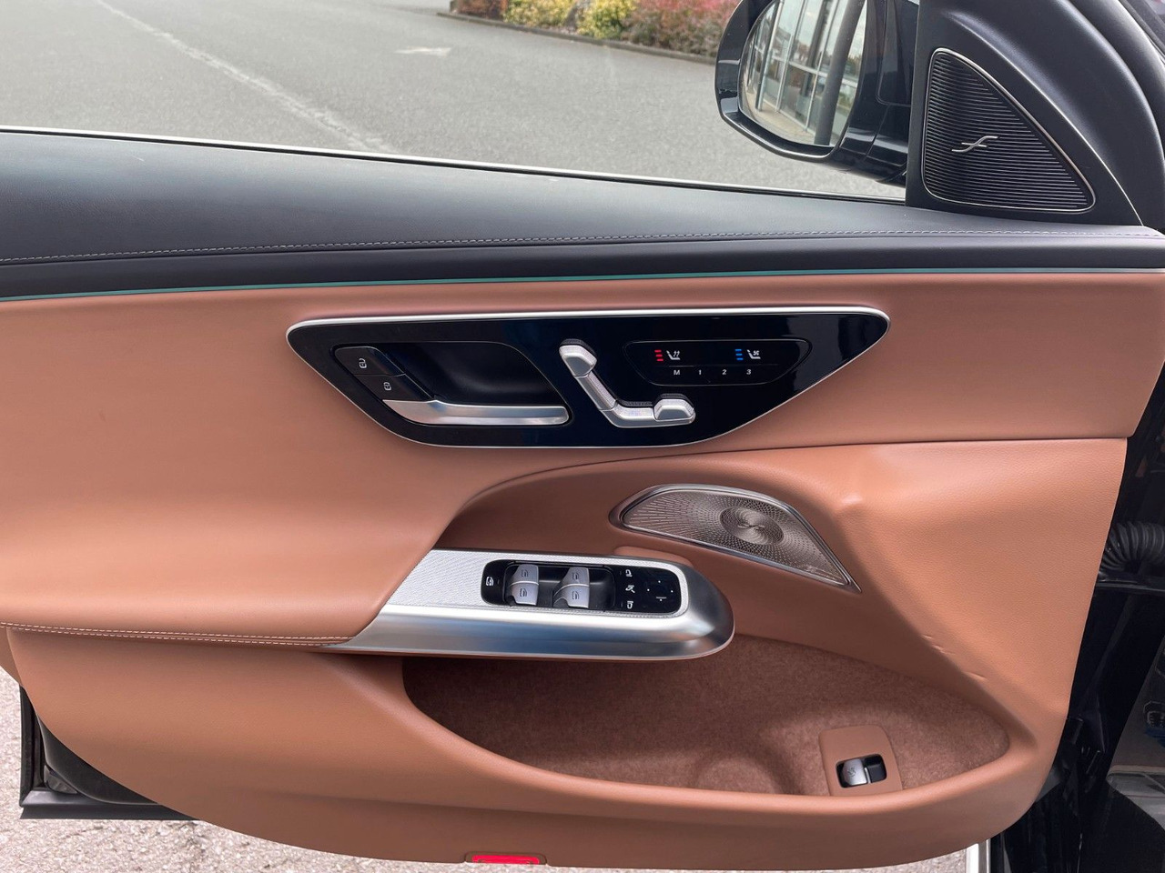 Mercedes-Benz E 220 d T Exclusive Nappa+AHK+360°+Burm+Sitzklim إيجار Mercedes-Benz E 220 d T Exclusive Nappa+AHK+360°+Burm+Sitzklim: صور 12