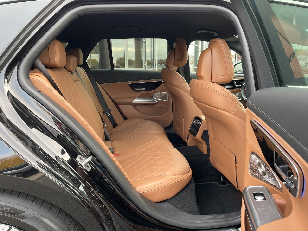 Mercedes-Benz E 220 d T Exclusive Nappa+AHK+360°+Burm+Sitzklim إيجار Mercedes-Benz E 220 d T Exclusive Nappa+AHK+360°+Burm+Sitzklim: صور 7