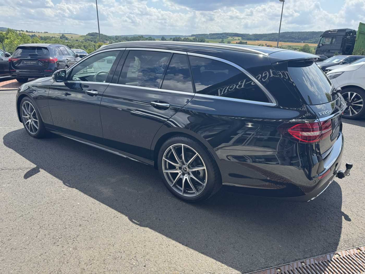 Mercedes-Benz E 220d AMG+Pano+Burm+Distr+Memory+AHK+360 - سيارة: صور 3 Mercedes-Benz E 220d AMG+Pano+Burm+Distr+Memory+AHK+360 - سيارة: صور 3