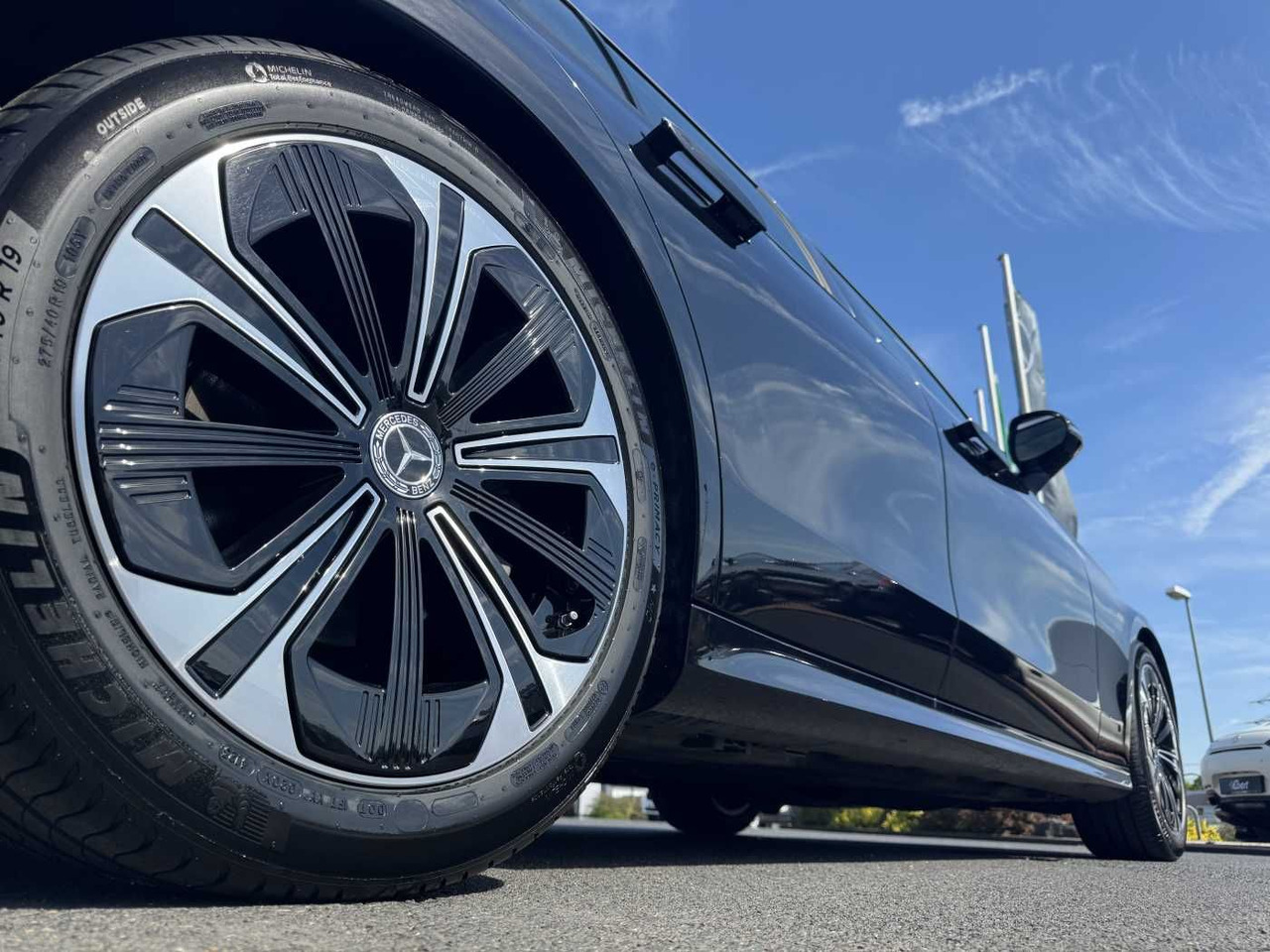 Mercedes-Benz E 220d Avantgarde+Pano+AHK+Distr+19Zoll+MBUX - سيارة: صور 5 Mercedes-Benz E 220d Avantgarde+Pano+AHK+Distr+19Zoll+MBUX - سيارة: صور 5