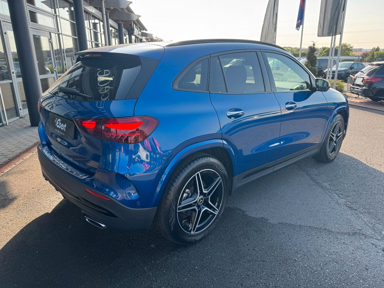 Mercedes-Benz GLA 200 AMG+PANO+DistrPlus+RFK+Night - سيارة دفع رباعي: صور 4 Mercedes-Benz GLA 200 AMG+PANO+DistrPlus+RFK+Night - سيارة دفع رباعي: صور 4
