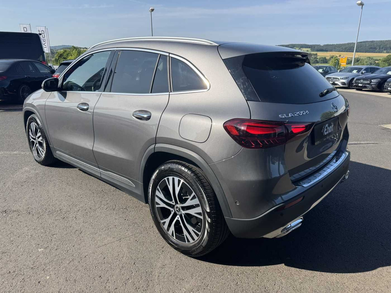 Mercedes-Benz GLA 200d 4M Progressive+Distr+Ambiente+Offroad - سيارة دفع رباعي: صور 3 Mercedes-Benz GLA 200d 4M Progressive+Distr+Ambiente+Offroad - سيارة دفع رباعي: صور 3