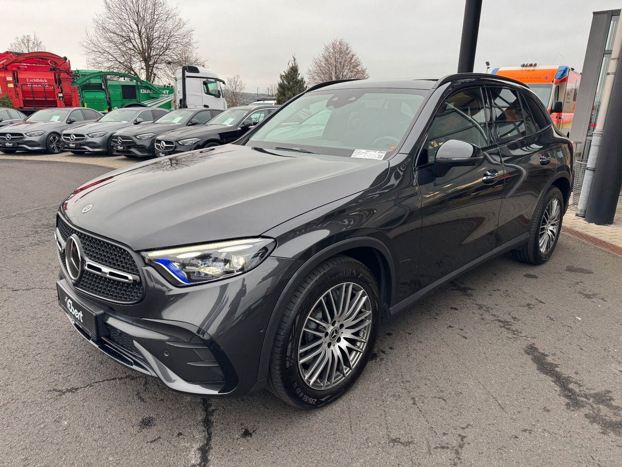 Mercedes-Benz GLC 220d 4M AMG+AHK+Burm+STH+360+Night - سيارة دفع رباعي: صور 2 Mercedes-Benz GLC 220d 4M AMG+AHK+Burm+STH+360+Night - سيارة دفع رباعي: صور 2