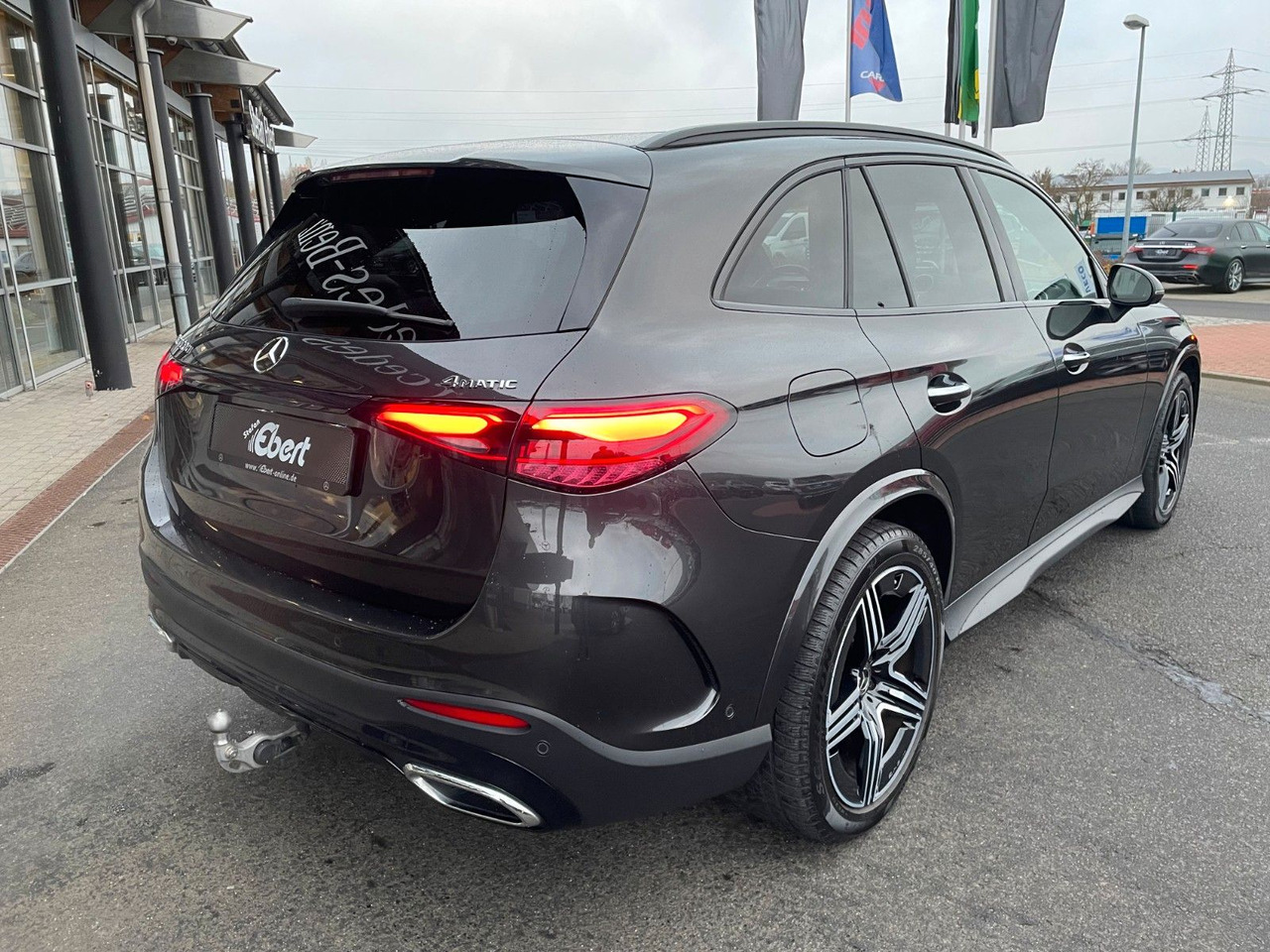 Mercedes-Benz GLC 300d AMG+Digital+Distr+Pano+AirM+AHK - سيارة دفع رباعي: صور 4 Mercedes-Benz GLC 300d AMG+Digital+Distr+Pano+AirM+AHK - سيارة دفع رباعي: صور 4