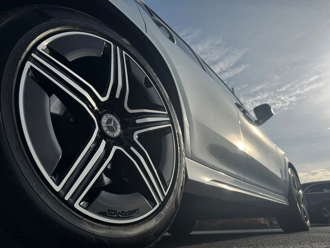 Mercedes-Benz GLE 300 d AMG AHK+360°+HUD+Pano+MBeam+Burm+Air - سيارة دفع رباعي: صور 5 Mercedes-Benz GLE 300 d AMG AHK+360°+HUD+Pano+MBeam+Burm+Air - سيارة دفع رباعي: صور 5