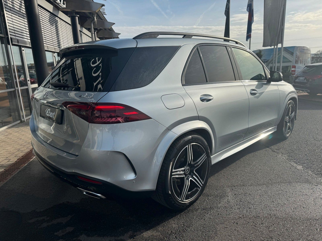 Mercedes-Benz GLE 300 d AMG AHK+360°+HUD+Pano+MBeam+Burm+Air - سيارة دفع رباعي: صور 4 Mercedes-Benz GLE 300 d AMG AHK+360°+HUD+Pano+MBeam+Burm+Air - سيارة دفع رباعي: صور 4
