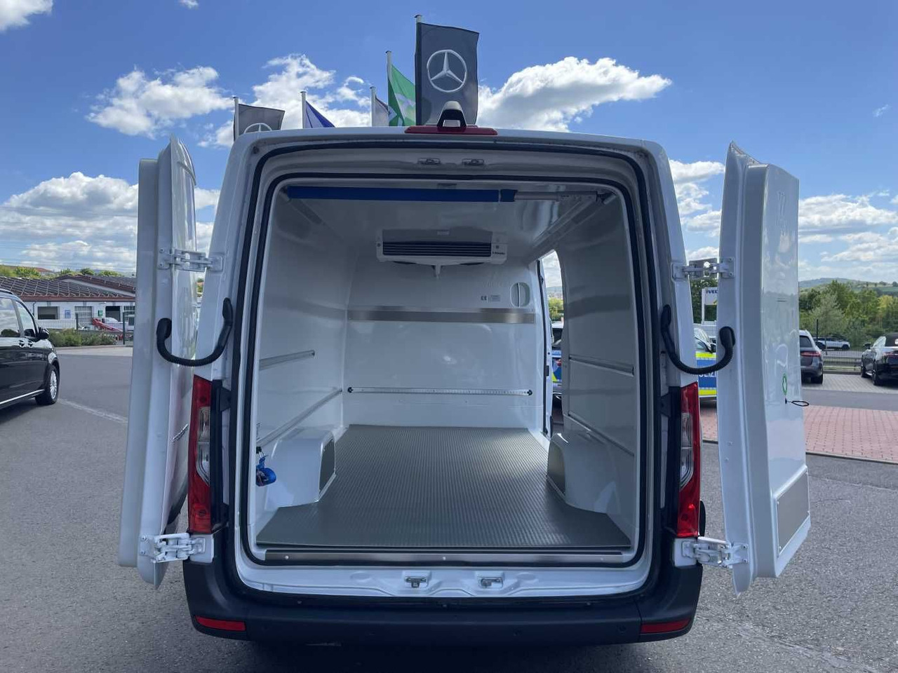 Mercedes-Benz Sprinter 315 CDI Frischdienst Fahr-/Standkühlung - الشاحنات الصغيرة المبردة: صور 5 Mercedes-Benz Sprinter 315 CDI Frischdienst Fahr-/Standkühlung - الشاحنات الصغيرة المبردة: صور 5
