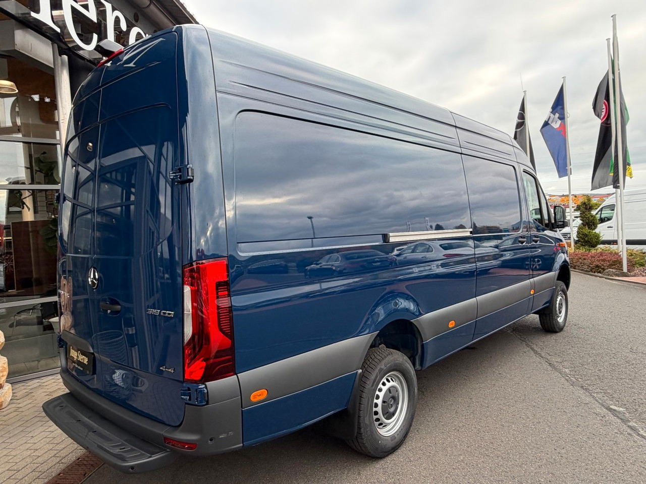 Mercedes-Benz Sprinter 319 CDI 4x4 4325 LED Navi - فان: صور 4 Mercedes-Benz Sprinter 319 CDI 4x4 4325 LED Navi - فان: صور 4