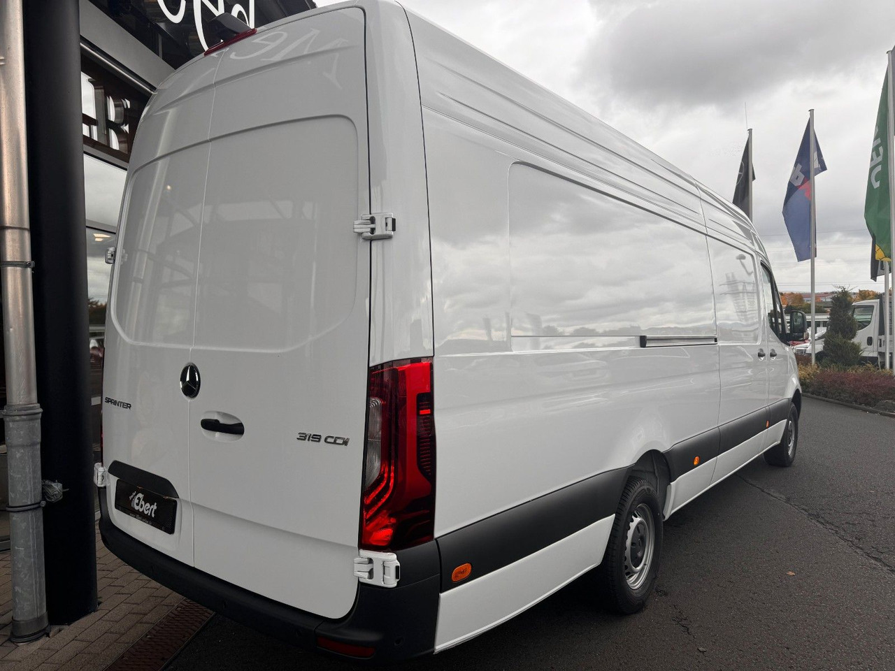 Mercedes-Benz Sprinter 319 CDI Extralang DISTRONIC Kamera LED - فان: صور 4 Mercedes-Benz Sprinter 319 CDI Extralang DISTRONIC Kamera LED - فان: صور 4