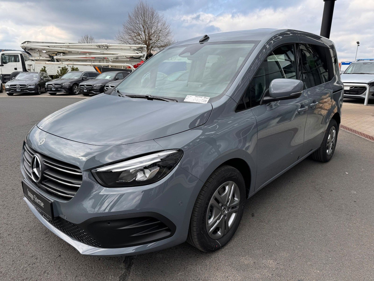 Mercedes-Benz T 180 Style LED Kamera KEYLESS MBUX SHZ - ميكروباص: صور 3 Mercedes-Benz T 180 Style LED Kamera KEYLESS MBUX SHZ - ميكروباص: صور 3