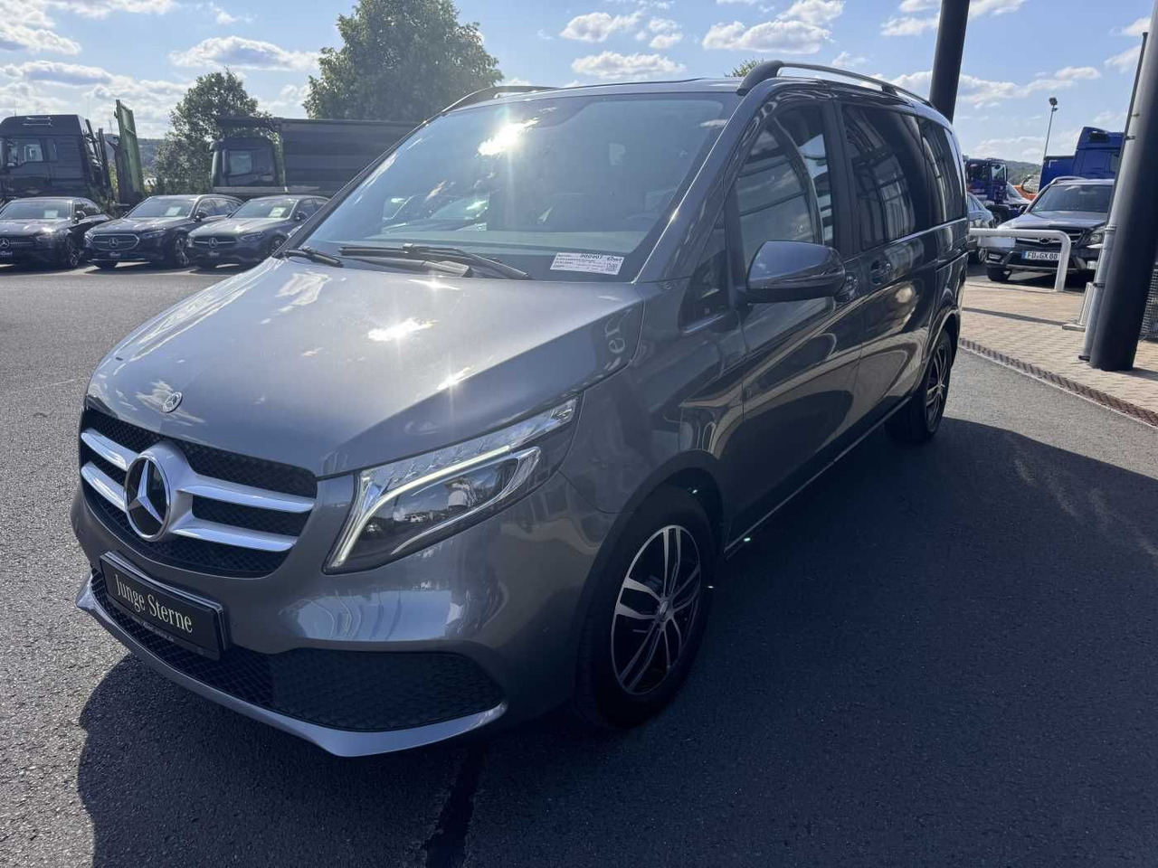 Mercedes-Benz V 220 d EDITION Liege-Paket AHK2,5 LED DAB MBUX - ميكروباص: صور 3 Mercedes-Benz V 220 d EDITION Liege-Paket AHK2,5 LED DAB MBUX - ميكروباص: صور 3