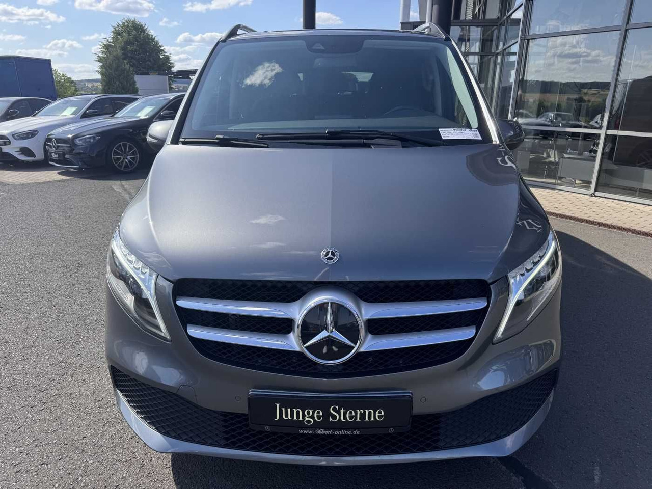 Mercedes-Benz V 220 d EDITION Liege-Paket AHK2,5 LED DAB MBUX - ميكروباص: صور 2 Mercedes-Benz V 220 d EDITION Liege-Paket AHK2,5 LED DAB MBUX - ميكروباص: صور 2