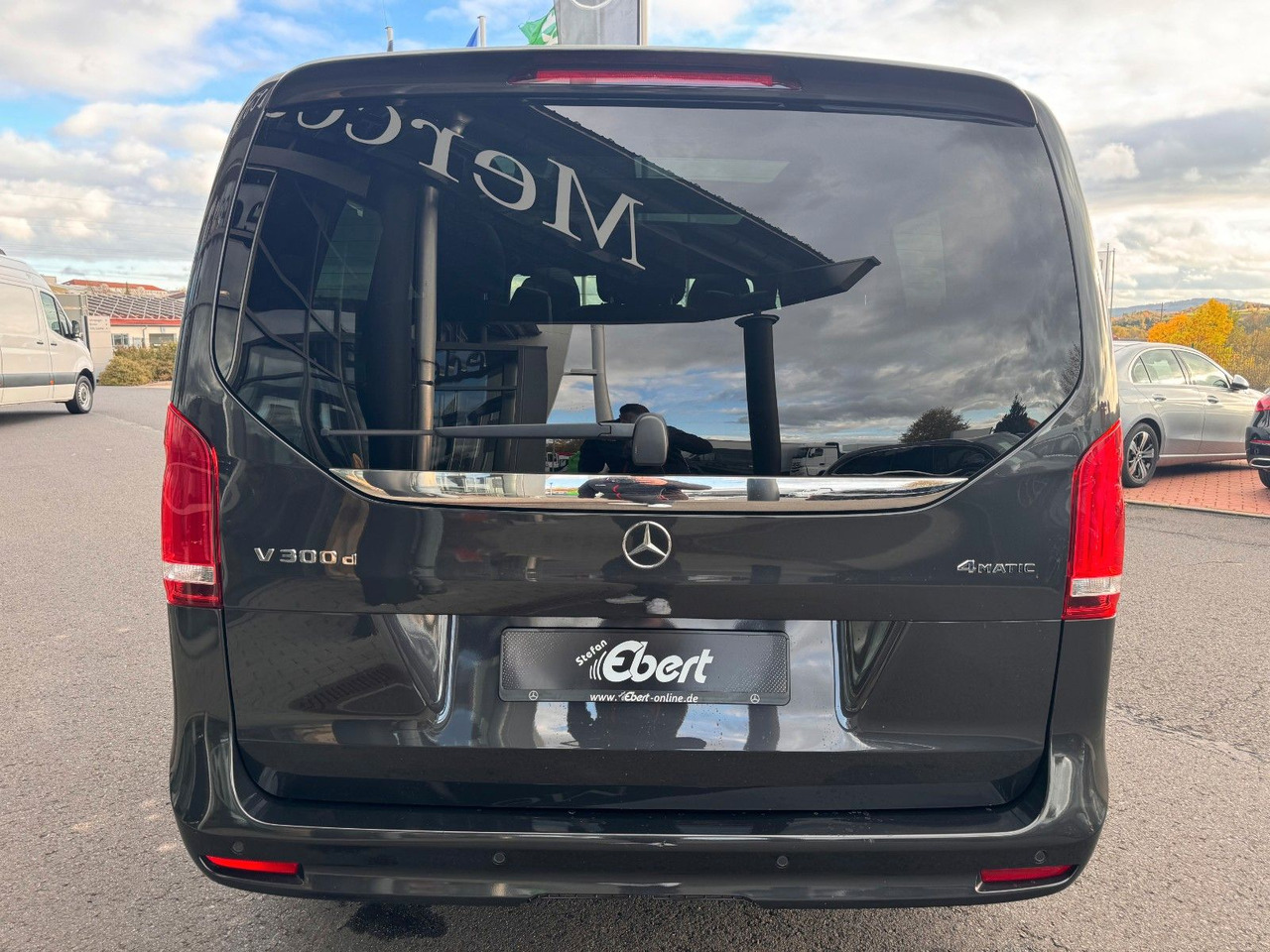 Mercedes-Benz V 300 d 4MATIC AVA ED AMG DISTR Stdh AHK2,5 PANO - سيارة ستيشن: صور 5 Mercedes-Benz V 300 d 4MATIC AVA ED AMG DISTR Stdh AHK2,5 PANO - سيارة ستيشن: صور 5