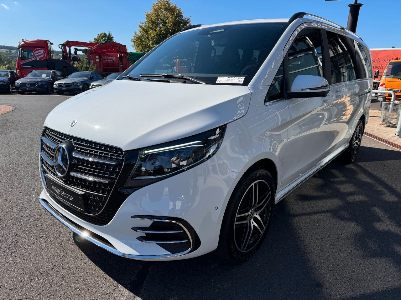 Mercedes-Benz V 300 d 4MATIC EXCLUSIVE AMG Tische AHK2,5to - سيارة ستيشن: صور 3 Mercedes-Benz V 300 d 4MATIC EXCLUSIVE AMG Tische AHK2,5to - سيارة ستيشن: صور 3
