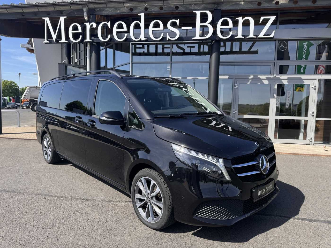 Mercedes-Benz V 300 d AVA Extralang AIRMATIC Standheiz 360Kam - ميكروباص: صور 1 Mercedes-Benz V 300 d AVA Extralang AIRMATIC Standheiz 360Kam - ميكروباص: صور 1