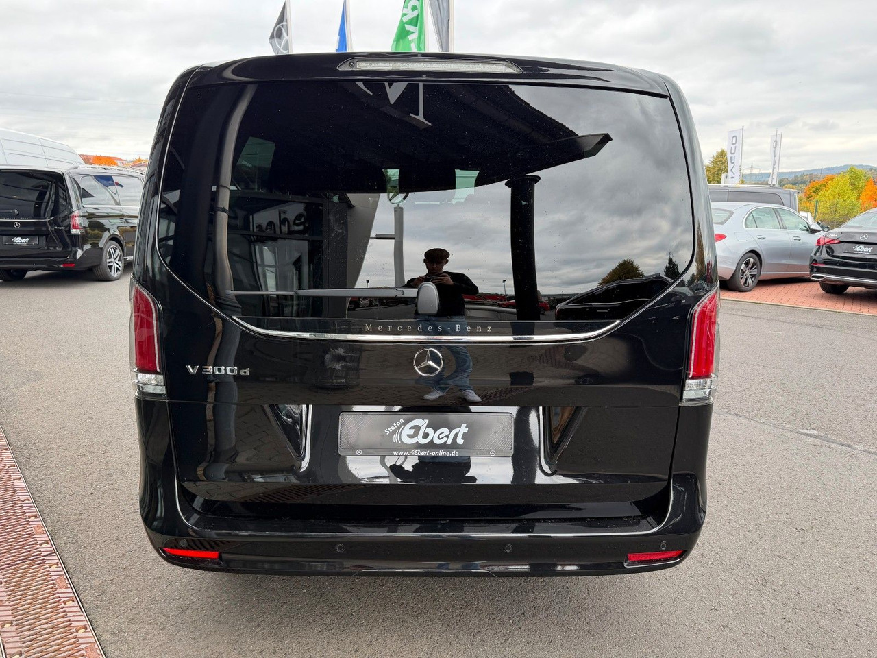 Mercedes-Benz V 300 d AVANTGARDE Extralang 360Kamera Standh - سيارة ستيشن: صور 5 Mercedes-Benz V 300 d AVANTGARDE Extralang 360Kamera Standh - سيارة ستيشن: صور 5