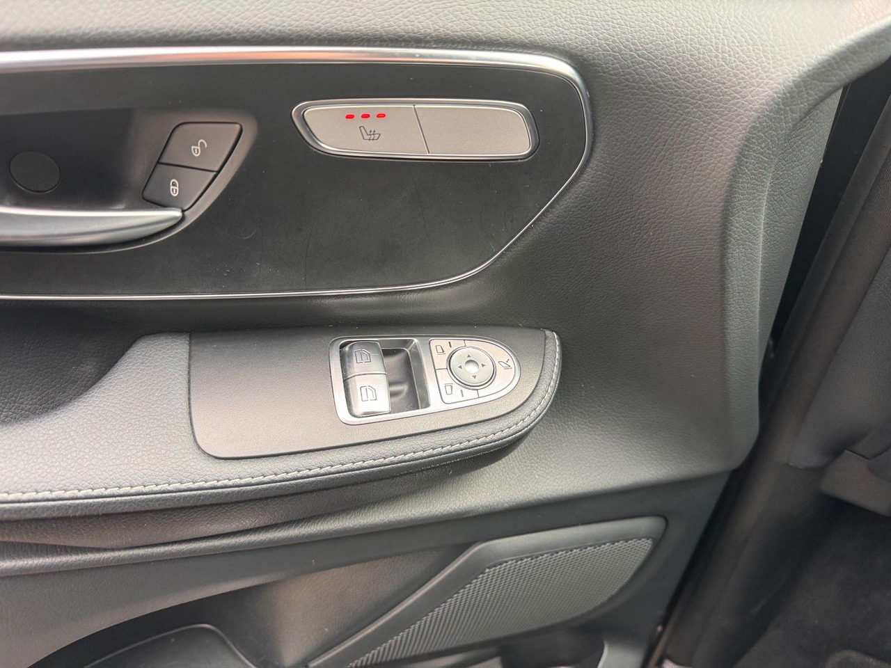 Mercedes-Benz V 300 d AVANTGARDE Extralang 360Kamera Standheiz إيجار Mercedes-Benz V 300 d AVANTGARDE Extralang 360Kamera Standheiz: صور 19