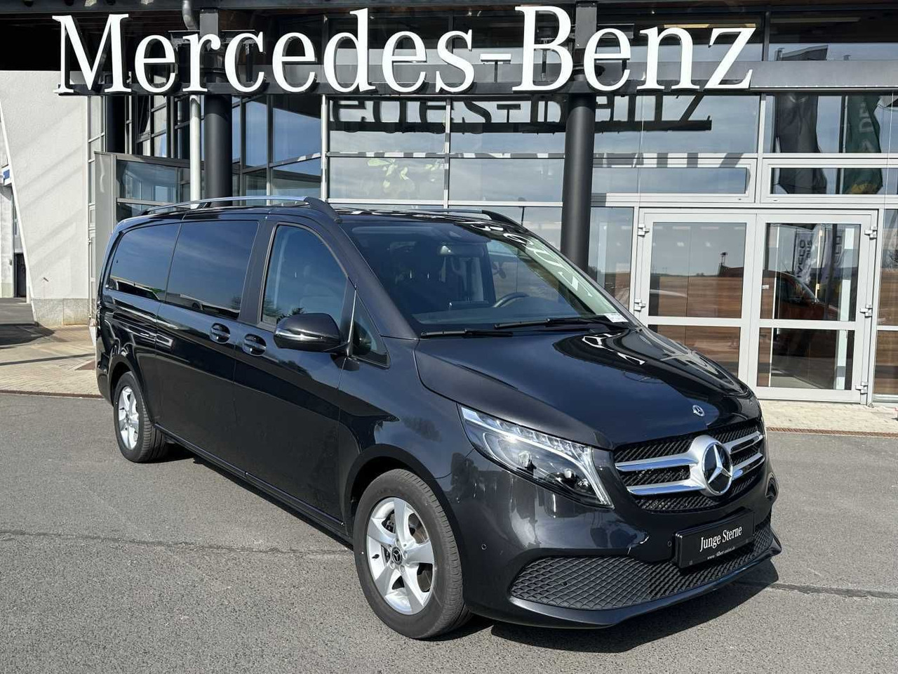 Mercedes-Benz V 300 d EDITION 4MATIC DISTRONIC AHK LED Kamera - سيارة: صور 1 Mercedes-Benz V 300 d EDITION 4MATIC DISTRONIC AHK LED Kamera - سيارة: صور 1