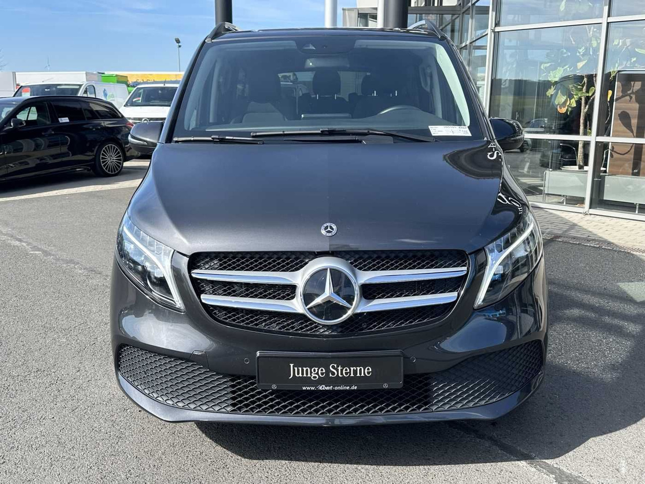 Mercedes-Benz V 300 d EDITION 4MATIC DISTRONIC AHK LED Kamera - سيارة: صور 2 Mercedes-Benz V 300 d EDITION 4MATIC DISTRONIC AHK LED Kamera - سيارة: صور 2