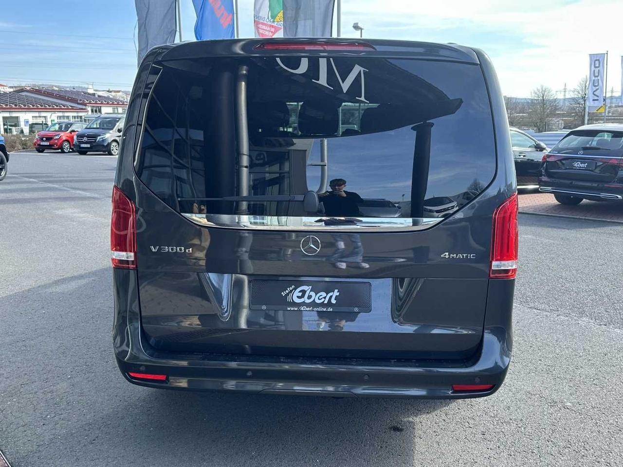 Mercedes-Benz V 300 d EDITION 4MATIC DISTRONIC AHK LED Kamera - سيارة: صور 5 Mercedes-Benz V 300 d EDITION 4MATIC DISTRONIC AHK LED Kamera - سيارة: صور 5