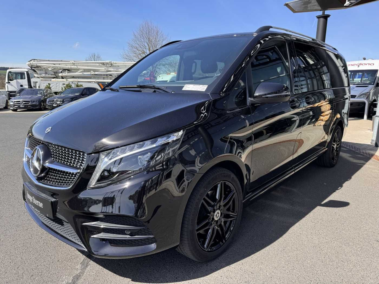 Mercedes-Benz V 300 d EDITION AMG 4MATIC Tisch AHK elektr Tür - سيارة: صور 3 Mercedes-Benz V 300 d EDITION AMG 4MATIC Tisch AHK elektr Tür - سيارة: صور 3