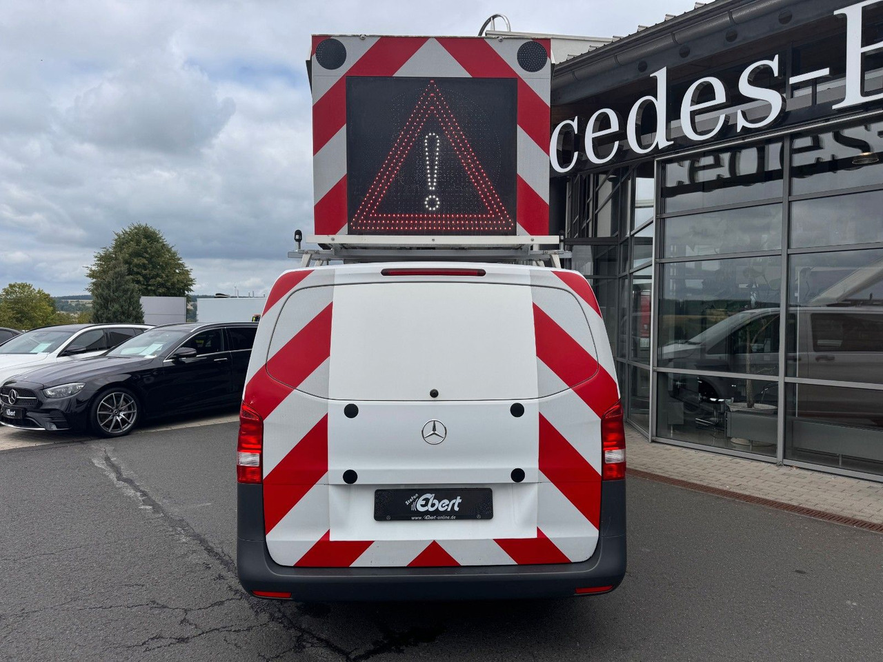 Mercedes-Benz Vito 111 CDI Tourer Begleitfahrzeug BF3+ / WVZ - ميكروباص: صور 2 Mercedes-Benz Vito 111 CDI Tourer Begleitfahrzeug BF3+ / WVZ - ميكروباص: صور 2