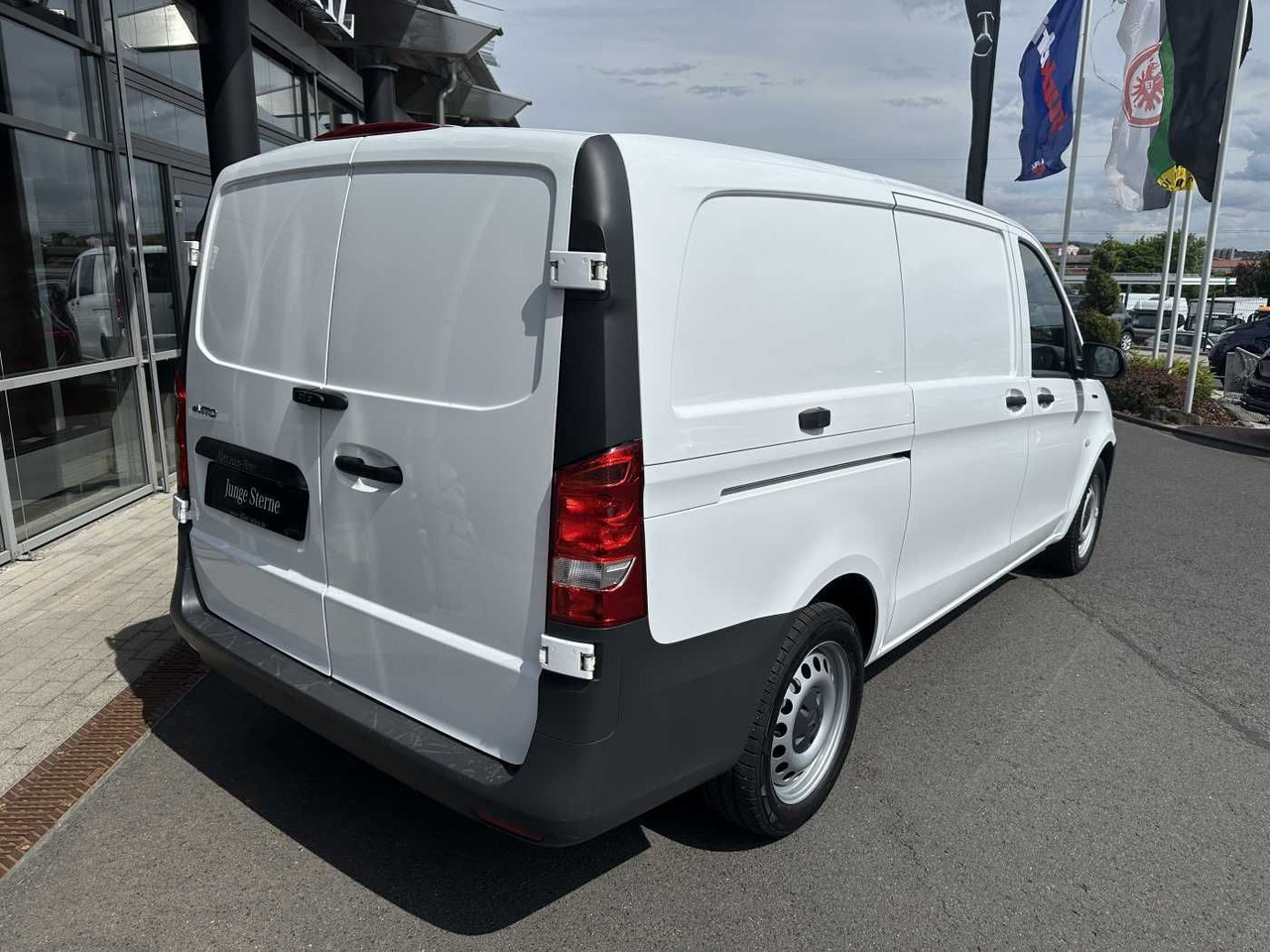 Mercedes-Benz eVito 112 Klima Kamera Navi SHZ Tempomat - فان المدمجة, فان كهربائية: صور 4 Mercedes-Benz eVito 112 Klima Kamera Navi SHZ Tempomat - فان المدمجة, فان كهربائية: صور 4