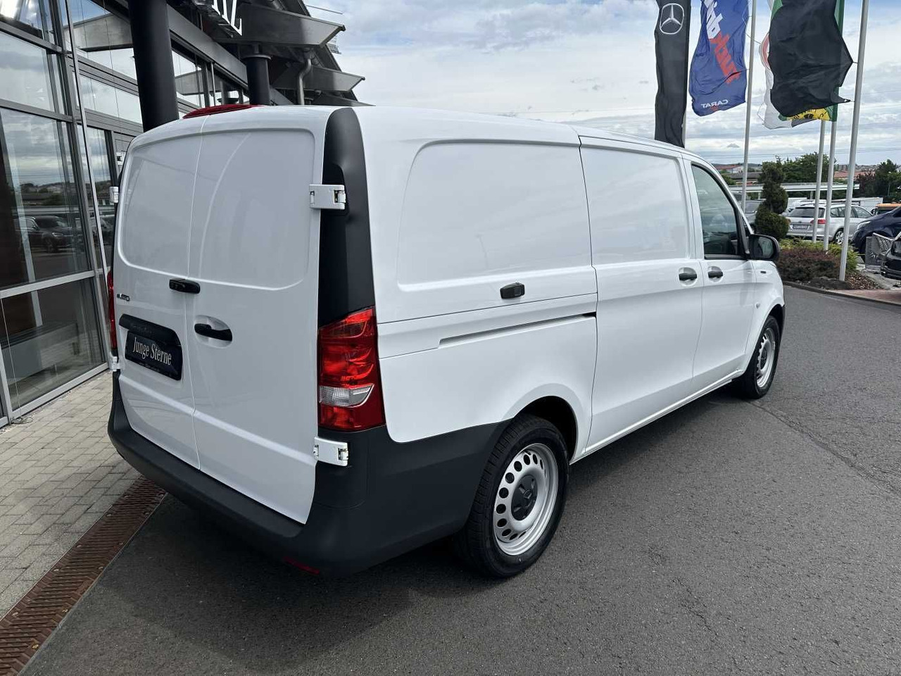 Mercedes-Benz eVito 112 Klima Kamera Navi SHZ Tempomat - فان المدمجة, فان كهربائية: صور 4 Mercedes-Benz eVito 112 Klima Kamera Navi SHZ Tempomat - فان المدمجة, فان كهربائية: صور 4