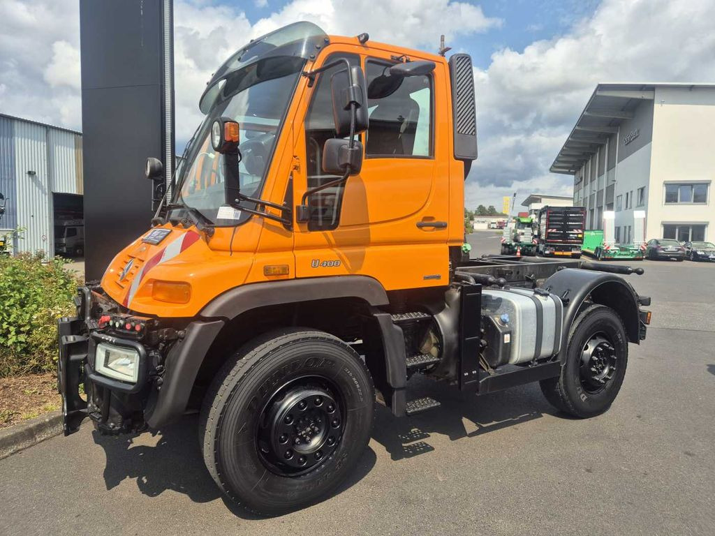Unimog U 400 4x4 Fahrgestell Vario Pilot Zapfwelle LOF Unimog U 400 4x4 Fahrgestell Vario Pilot Zapfwelle LOF - الشاسيه شاحنة: صور 4 Unimog U 400 4x4 Fahrgestell Vario Pilot Zapfwelle LOF Unimog U 400 4x4 Fahrgestell Vario Pilot Zapfwelle LOF - الشاسيه شاحنة: صور 4