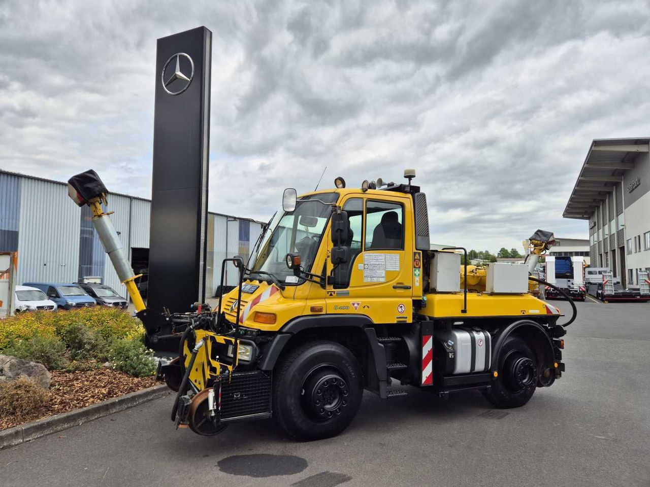 Unimog U400 4x4 Zweiwege ZAGRO 800t/52 Achsen Funk - شاحنة: صور 2 Unimog U400 4x4 Zweiwege ZAGRO 800t/52 Achsen Funk - شاحنة: صور 2